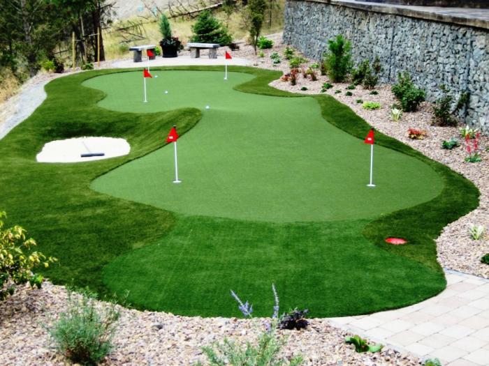 Ứng dụng cỏ nhân tạo trong thi công sân golf.